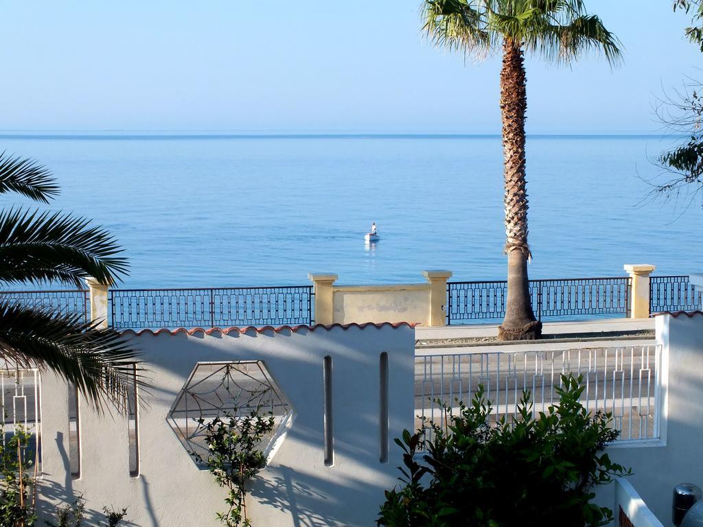 B&B Villa Sul Mare Melito Di Porto Salvo Exterior photo